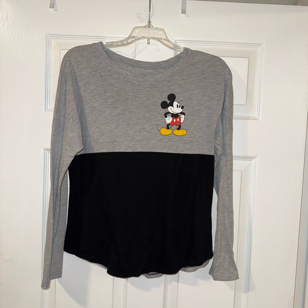 Disney Gray & Black Mickey Graphic Long Sleeve Shirt with Back Detail Size M ❤️